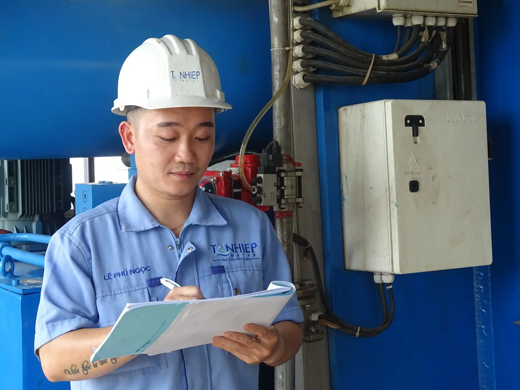 单梁与双梁桥式起重机选型对比:承载能力与适用工况详解正文配图 2